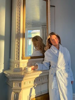 Robes><noscript><img width=