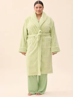 Robes><noscript><img width=
