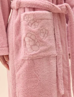 Robes><noscript><img width=