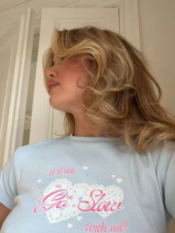 T-Shirts & Tops>Djerf Avenue Birthday Tee Light blue