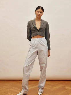 Pants><noscript><img width=