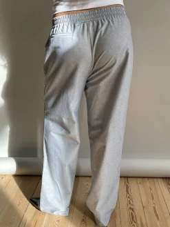 Pants><noscript><img width=