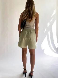 Shorts><noscript><img width=