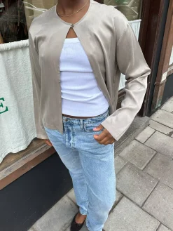Shirts & Blouses><noscript><img width=