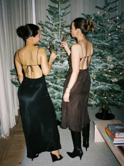 Dresses & Skirts>Djerf Avenue Dream Dress Midi Dark mocha