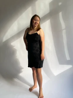 Dresses & Skirts><noscript><img width=