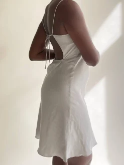 Dresses & Skirts><noscript><img width=