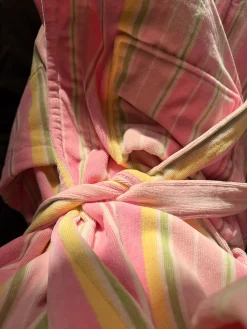 Robes><noscript><img width=