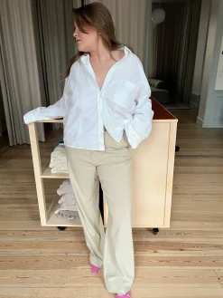 Pants><noscript><img width=