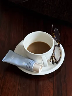 Body Care>Djerf Avenue Go Close Hand Cream