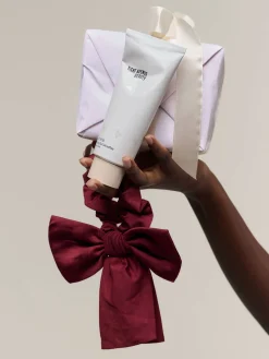 Lounge Accessories|Headbands & Hair Accessories>Djerf Avenue Go Slow Bow Scrunchie Burgundy
