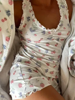 Pjs><noscript><img width=