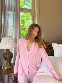 Pjs>Djerf Avenue Go Slow PJ Shirt Pink/White