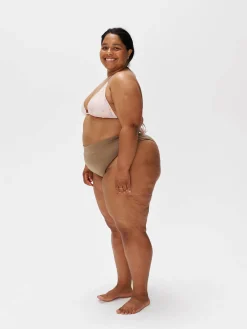 Swimwear><noscript><img width=
