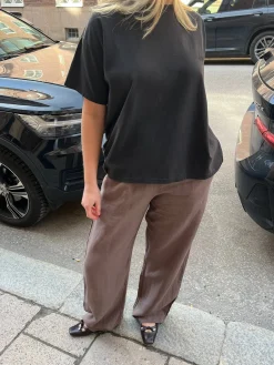 Pants><noscript><img width=