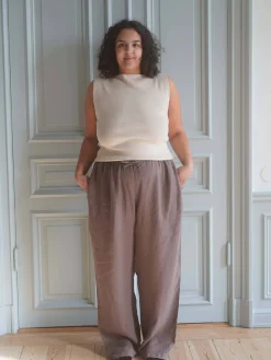 Pants><noscript><img width=