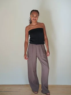 Pants><noscript><img width=