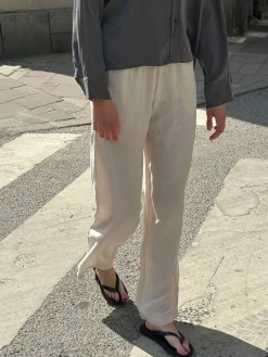 Pants><noscript><img width=
