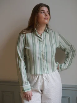 Shirts & Blouses><noscript><img width=