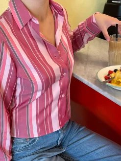 Shirts & Blouses><noscript><img width=