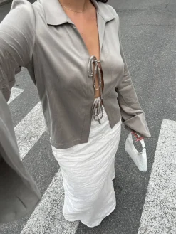 Shirts & Blouses><noscript><img width=