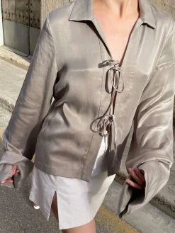 Shirts & Blouses><noscript><img width=