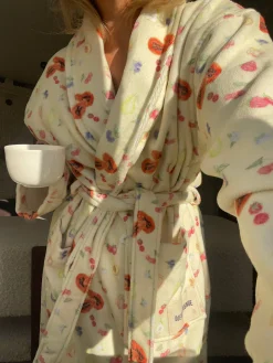 Robes><noscript><img width=