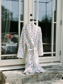 Robes><noscript><img width=