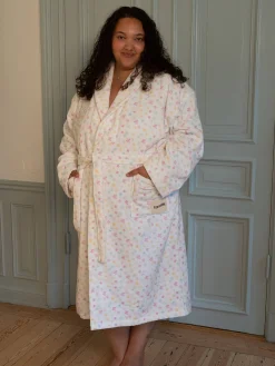 Robes><noscript><img width=