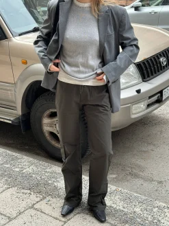 Pants><noscript><img width=