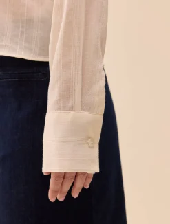 Shirts & Blouses><noscript><img width=
