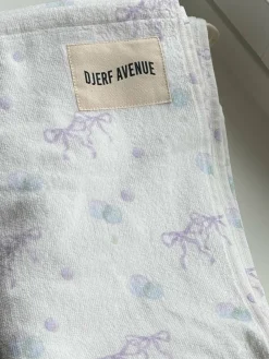 Towels><noscript><img width=