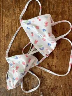Swimwear><noscript><img width=