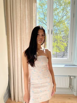 Dresses & Skirts><noscript><img width=