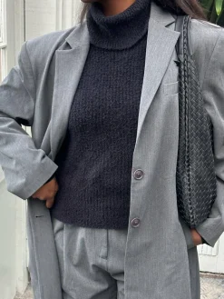 Knitwear><noscript><img width=