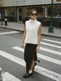 Knitwear><noscript><img width=