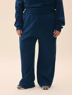 Sets|Sweats><noscript><img width=